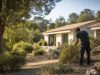 Les bons gestes de débroussaillage pour protéger votre maison des incendies